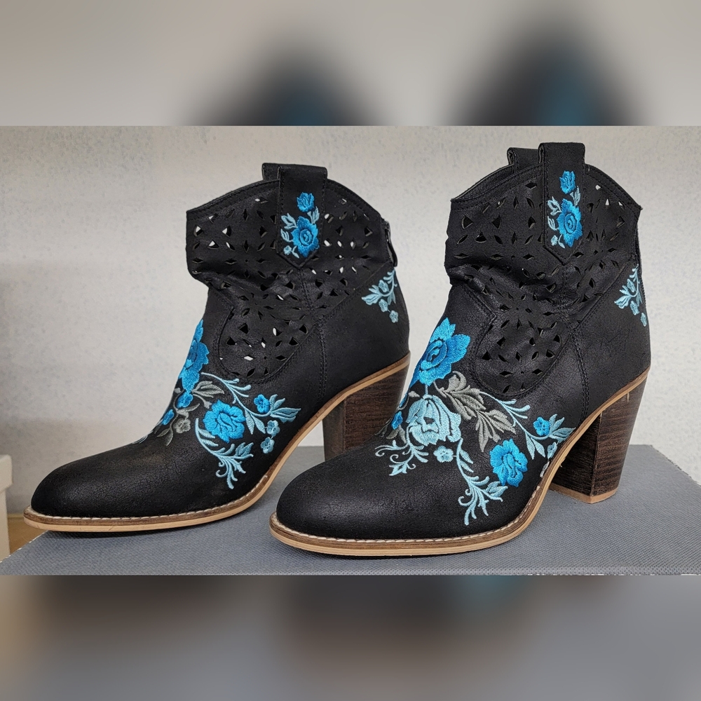 Women's Black Rebels Ankle Boots Teal Floral Embroidery Size 8
